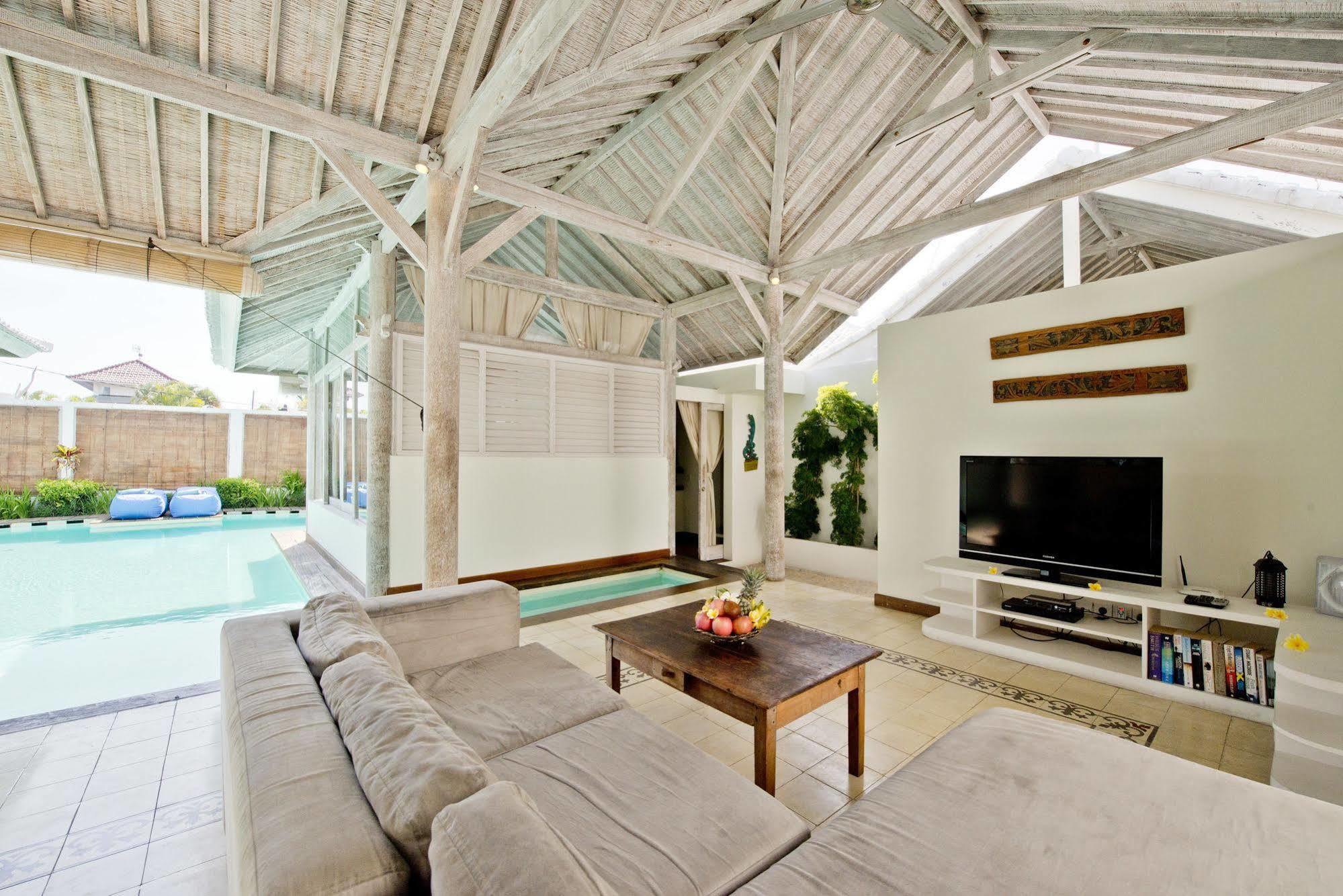 Villa Laksmana Hideaway 2 - Surrounded By Water- 2Bd Villa With Fantastic Pool! 세미냑 외부 사진